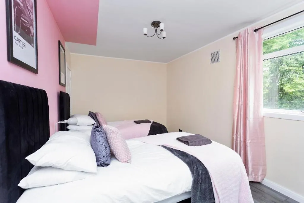 3-Bed Edinburgh Abode - Parking And Garden Reino Unido
