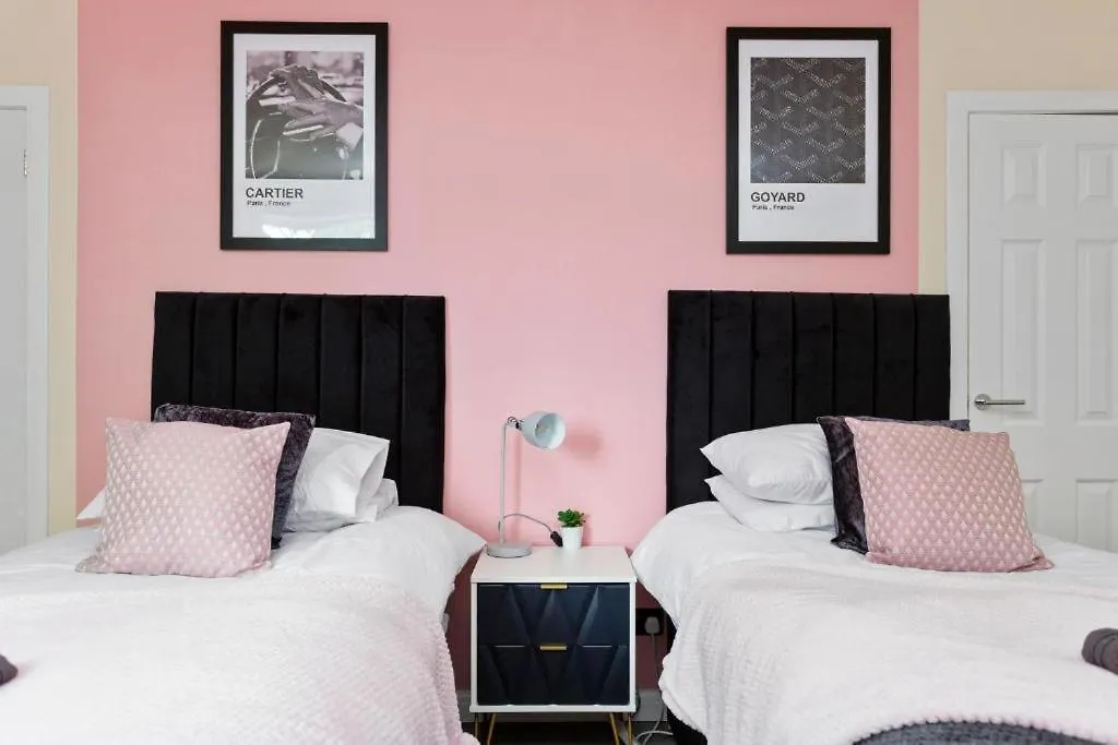 3-Bed Edinburgh Abode - Parking And Garden 0*,  Reino Unido